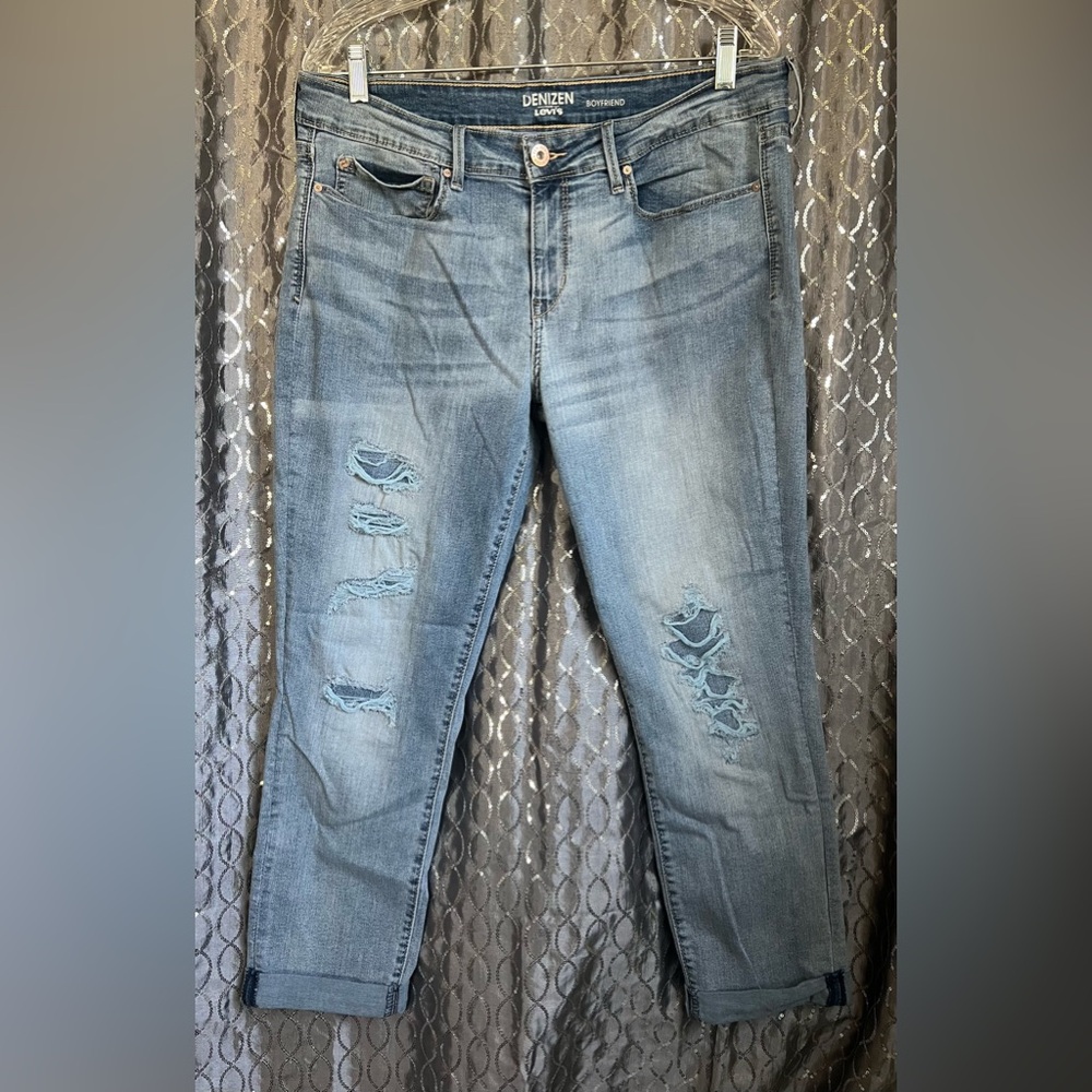 Denizen Levi’s Cropped Boyfriend Distressed Jean Size 13